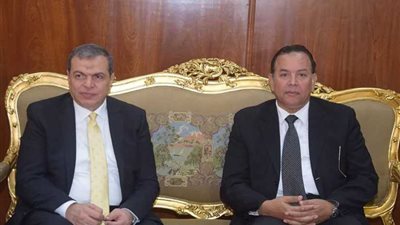 2 مليون و300 ألف عامل ينتظرون هدية الرئيس من شهادات الأمان