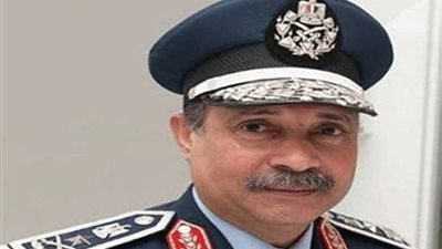 وزير الطيران يتفقد مطار الغردقة خلال العيد