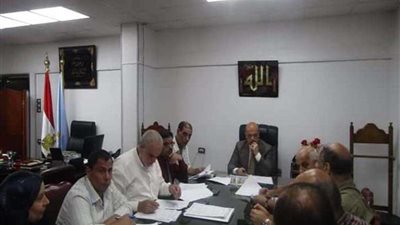 سكرتير عام الغربية يبحث تنفيذ مشروعات وحدات الطعام المتنقل