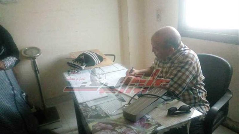 إحالة كاتب وعامل