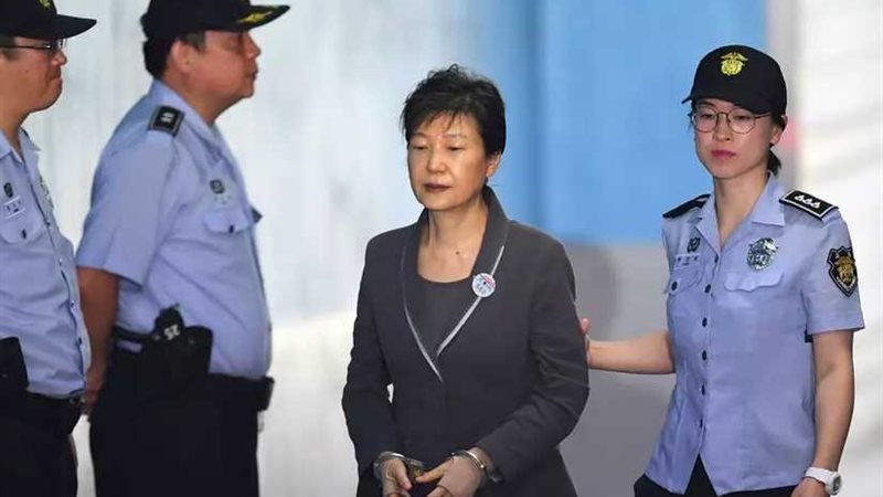 الحكم بسجن رئيسة