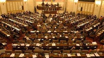 الناخبون في كولومبيا يشاركون في إستفتاء حول مكافحة الفساد