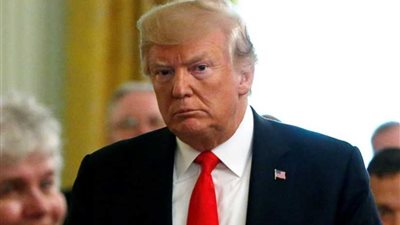 ترامب يأمر مجددًا بتنكيس العلم الأمريكي إلى النصف حدادًا على وفاة ماكين