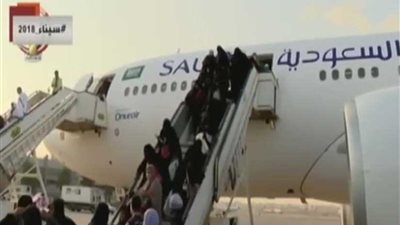 عودة بعثة حج أسر الشهداء.. والحجاج يشيدون بالخدمات التي قدمت لهم (فيديو)