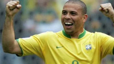 لاعب برازيلي يعتزم شراء نادي 