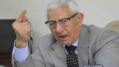 مكرم محمد أحمد يشيد بالدورات التثقيفية لـ