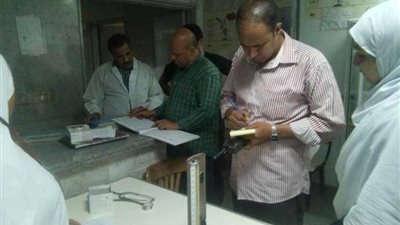 حملات رقابية بالمستشفيات والوحدات الصحية بأسيوط.. صور