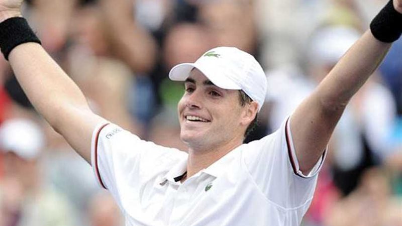 إيسنر وفافرينكا يتأهلان