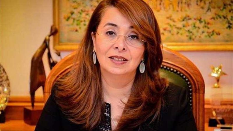 غادة والي تستعرض