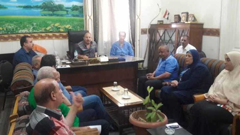 إحالة 44 من العاملين