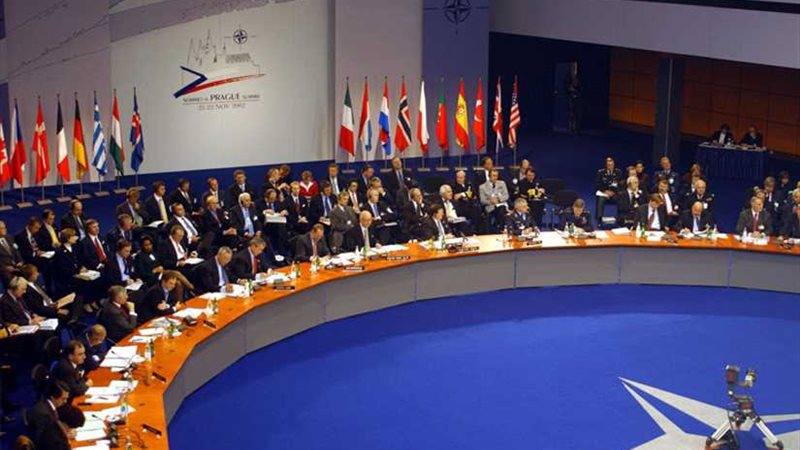 بطل الأخبار تطبيق