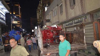 استمرار حملات رفع الإشغالات ليلًا بمدينة المحلة