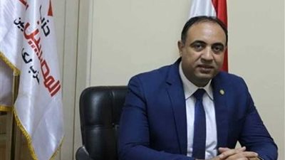 خالد عبد العزيز: أطالب بتفعيل اللامركزية في عمل المحافظين