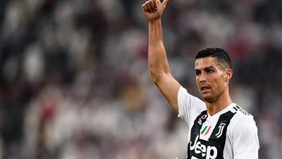 كريستيانو رونالدو يحصد جائزة أفضل مهاجم في أوروبا