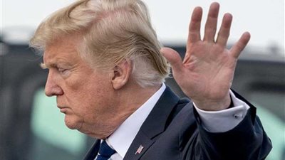 ترامب يدعو إلى طرد رئيسي 