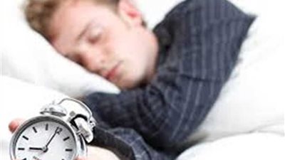 دراسة طبية تحذر النوم لساعات طويلة