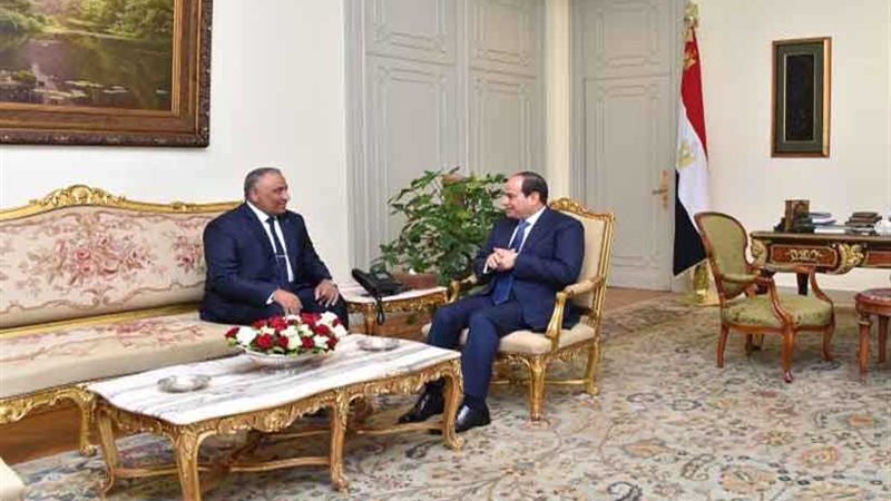 شريف سيف الدين يؤدي