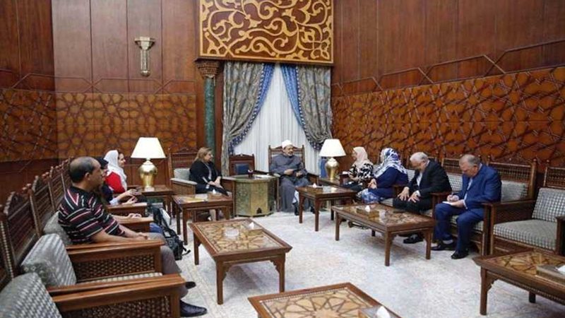 وفد من المصريات بالخارج