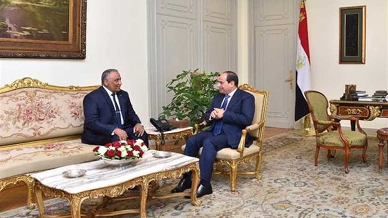 ننشر السيرة الذاتية