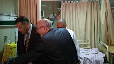 محافظ بني سويف يتفقد مستشفى التأمين الصحي