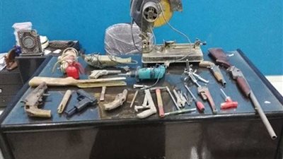 ضبط ورشة لتصنيع الأسلحة بمغاغة