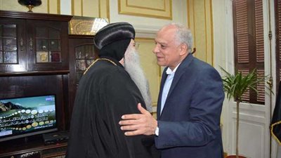 محافظ الجيزة يستقبل نيافة الأنبا يوحنا أسقف شمال الجيزة