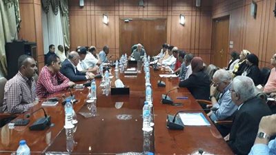 محافظ بورسعيد يقرر طرح مخازن التهريب المضبوطة بالمزد العلني