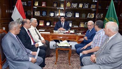 محافظ القليوبية يطلق مبادرة لدفع المصروفات الدراسية للطلاب الغير القادرين