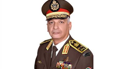 وزير الدفاع يجري اتصالاً هاتفيًا بنظيره الإثيوبي