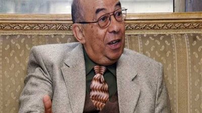 قيادات صحفية وسياسية في عزاء 