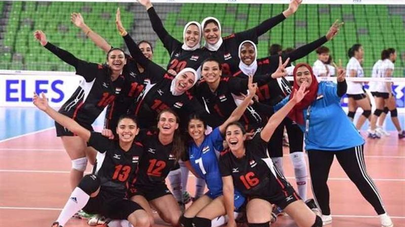 شابات الطائرة  بطلات