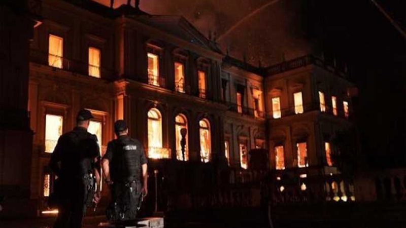 حريق هائل داخل المتحف