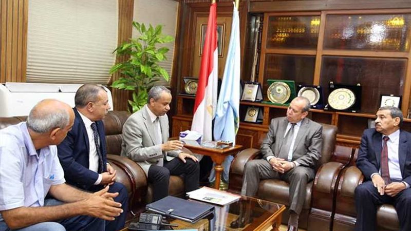 محافظ كفرالشيخ يستعرض