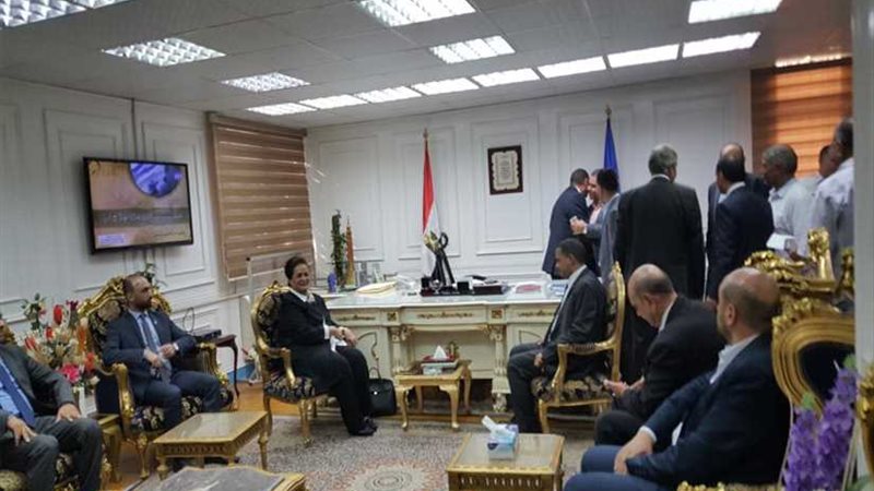 محافظ البحيرة يستقبل