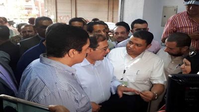 بالصور.. محافظ القليوبية يستقبل وزير البترول لتفقد أعمال توصيل الغاز بمسطرد