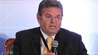 وزير قطاع الأعمال يبحث مع الممثل المقيم لصندوق النقد برنامج الإصلاح الاقتصادي