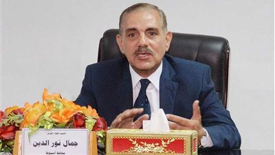 محافظ أسيوط يوجه بتطهير مخرات السيول وإزالة أي عوائق بها