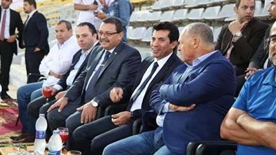 وزير الشباب والرياضة يشهد مران الفراعنة في برج العرب استعدادًا للنيجر