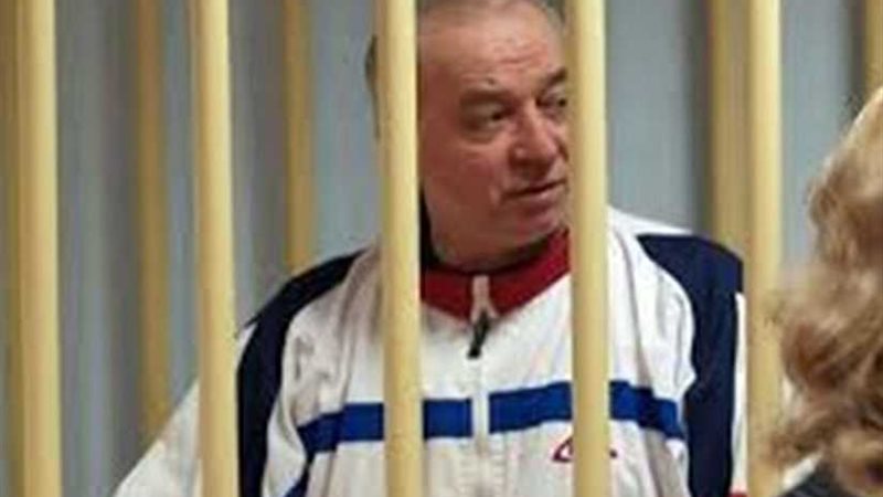 بريطانيا تستدعي القائم