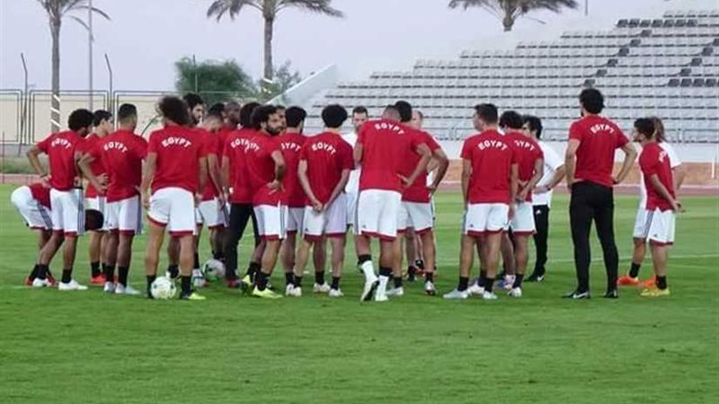 المنتخب الوطني كامل