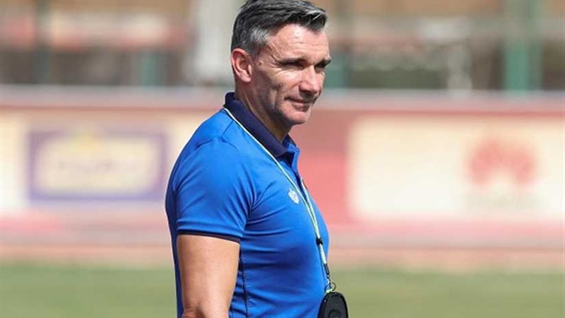 كارتيرون يطالب إدارة