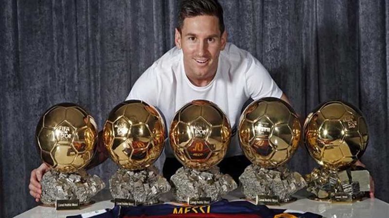 بعد استبعاده من جائزة