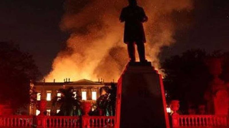 الآثار والخارجية