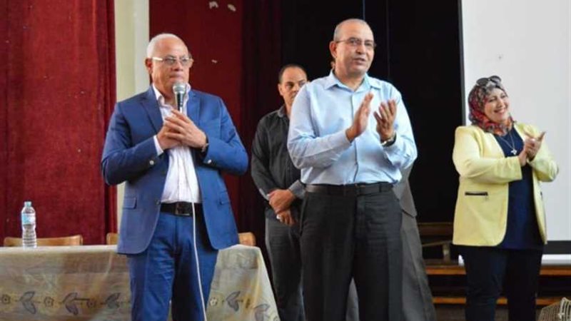 محافظ بورسعيد: المعلم