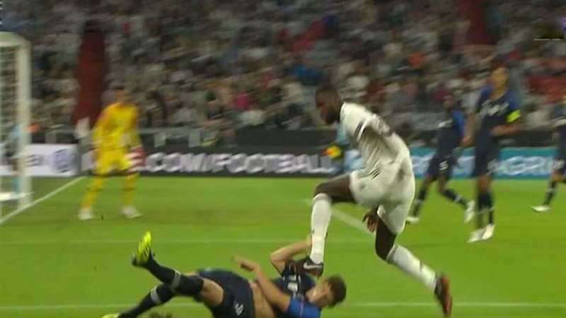 إصابة مروعة لمدافع