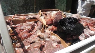 ضبط 4 أطنان أغذية غير صالحة بالعبور