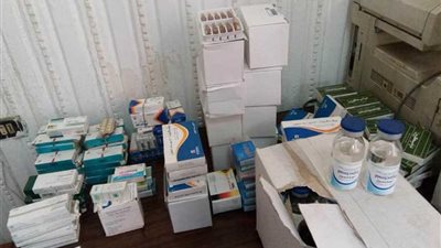 ضبط أدوية مهربة وغير مسجلة داخل صيدلية بالمنصورة
