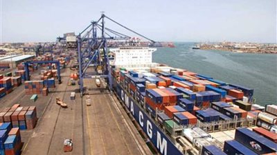 موانئ بورسعيد تستقبل 9 سفن حاويات وبضائع عامة