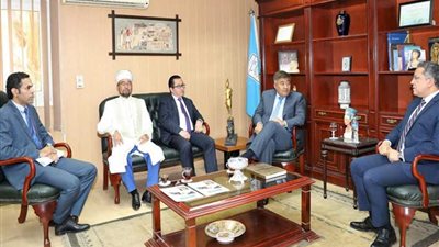 وفد كازاخستاني يبحث مع 