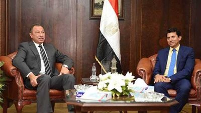 الأهلي يطلب تدخل وزير الرياضة لحل أزمة ملعب مباراة حوريا الغيني في دوري الأبطال